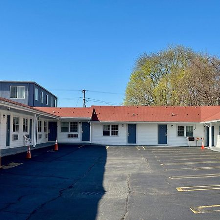 Chisholm'S Motor Inn Saugus Εξωτερικό φωτογραφία