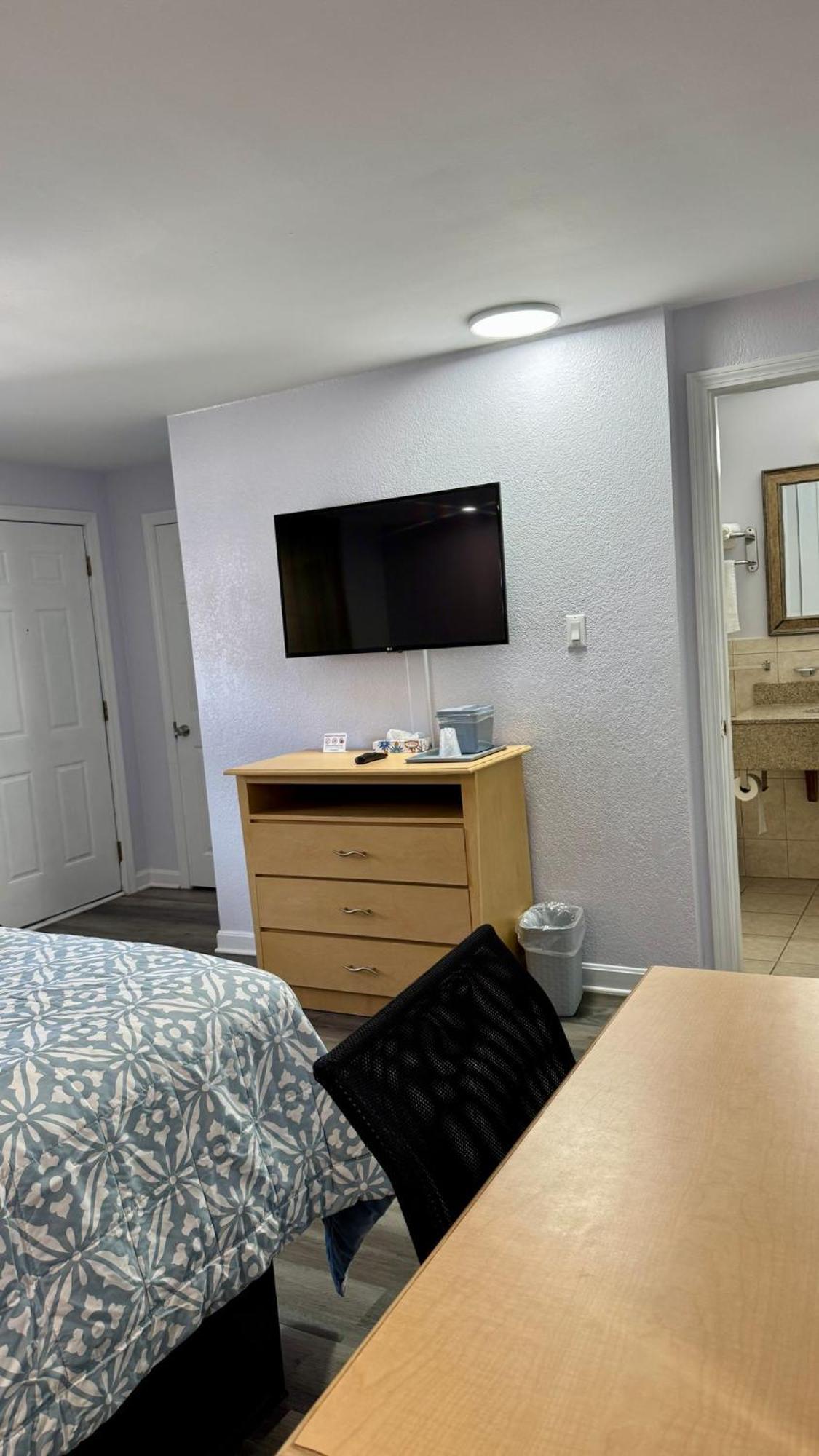 Chisholm'S Motor Inn Saugus Εξωτερικό φωτογραφία