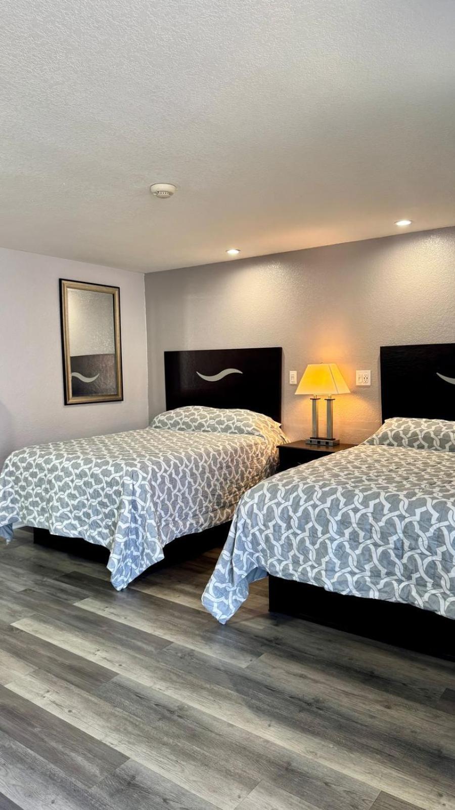 Chisholm'S Motor Inn Saugus Εξωτερικό φωτογραφία