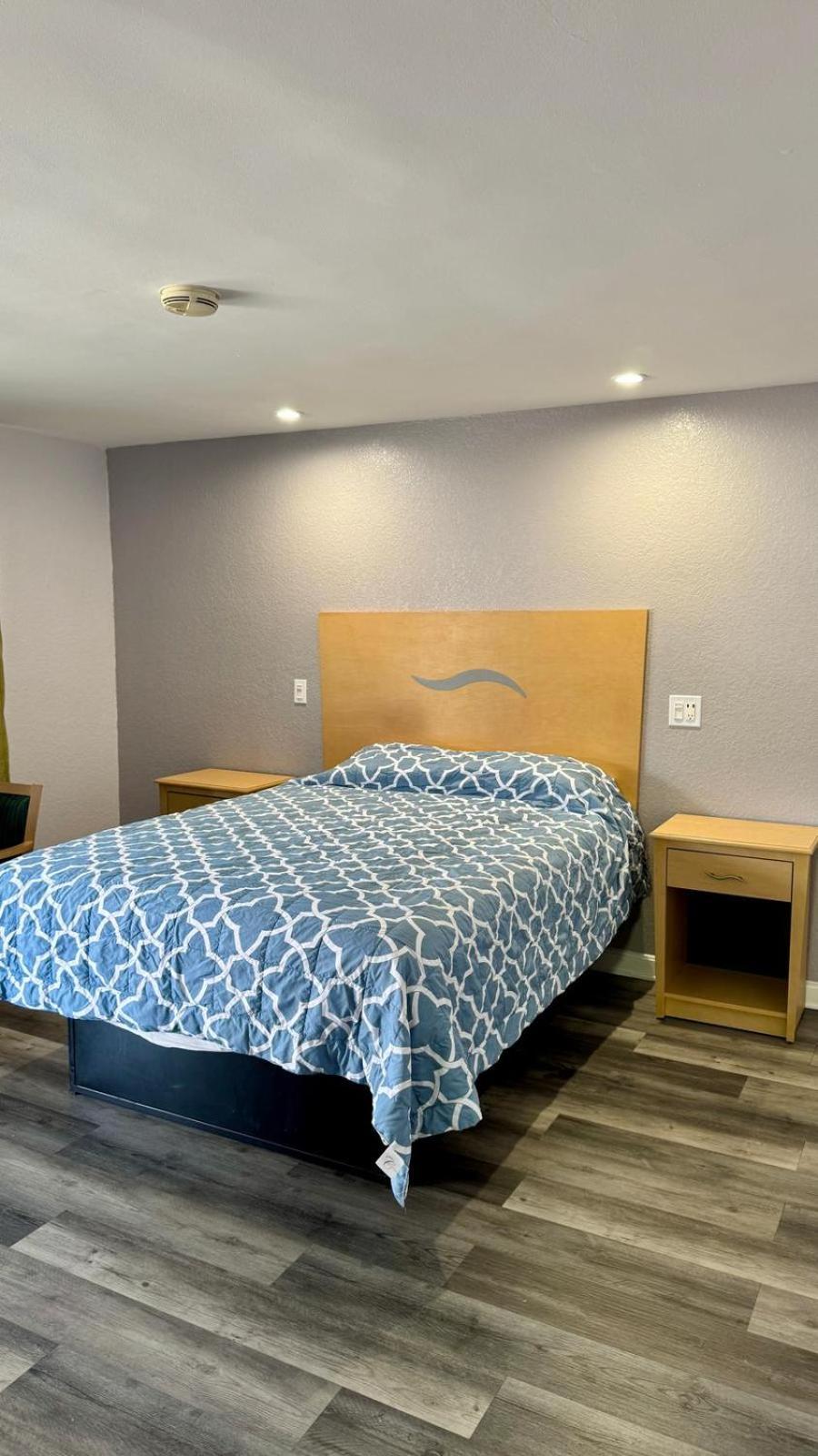 Chisholm'S Motor Inn Saugus Εξωτερικό φωτογραφία