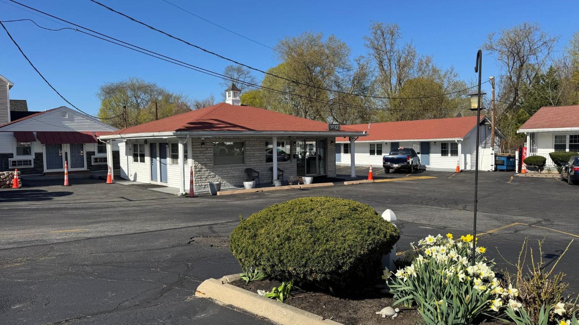 Chisholm'S Motor Inn Saugus Εξωτερικό φωτογραφία