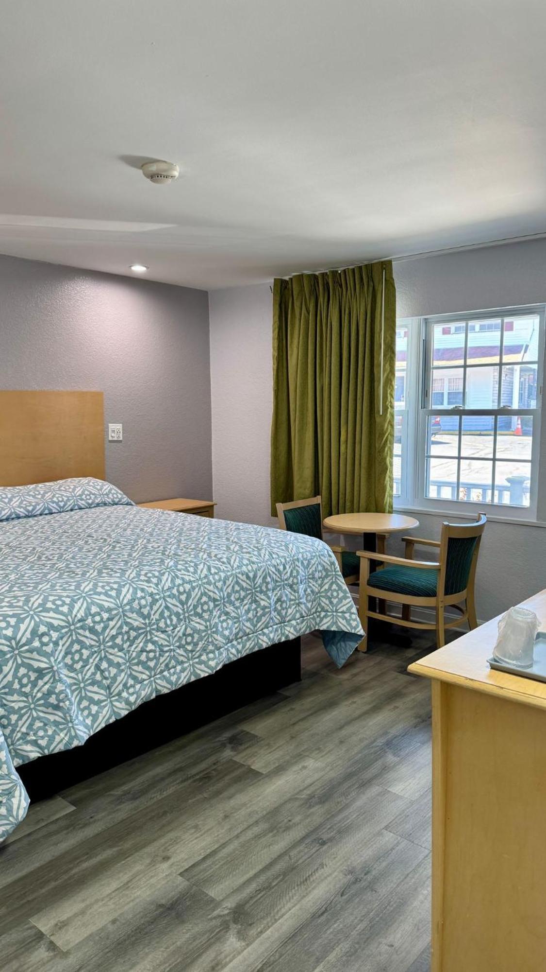 Chisholm'S Motor Inn Saugus Εξωτερικό φωτογραφία