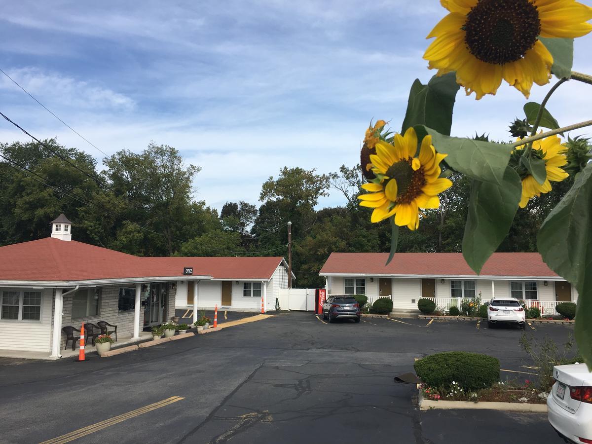 Chisholm'S Motor Inn Saugus Εξωτερικό φωτογραφία