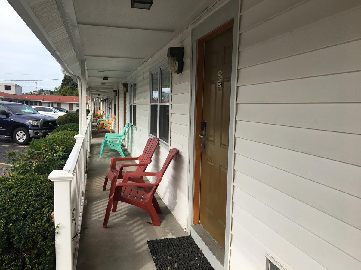 Chisholm'S Motor Inn Saugus Εξωτερικό φωτογραφία