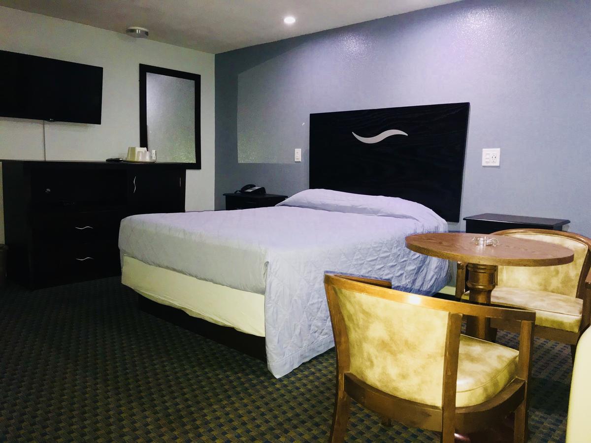 Chisholm'S Motor Inn Saugus Εξωτερικό φωτογραφία